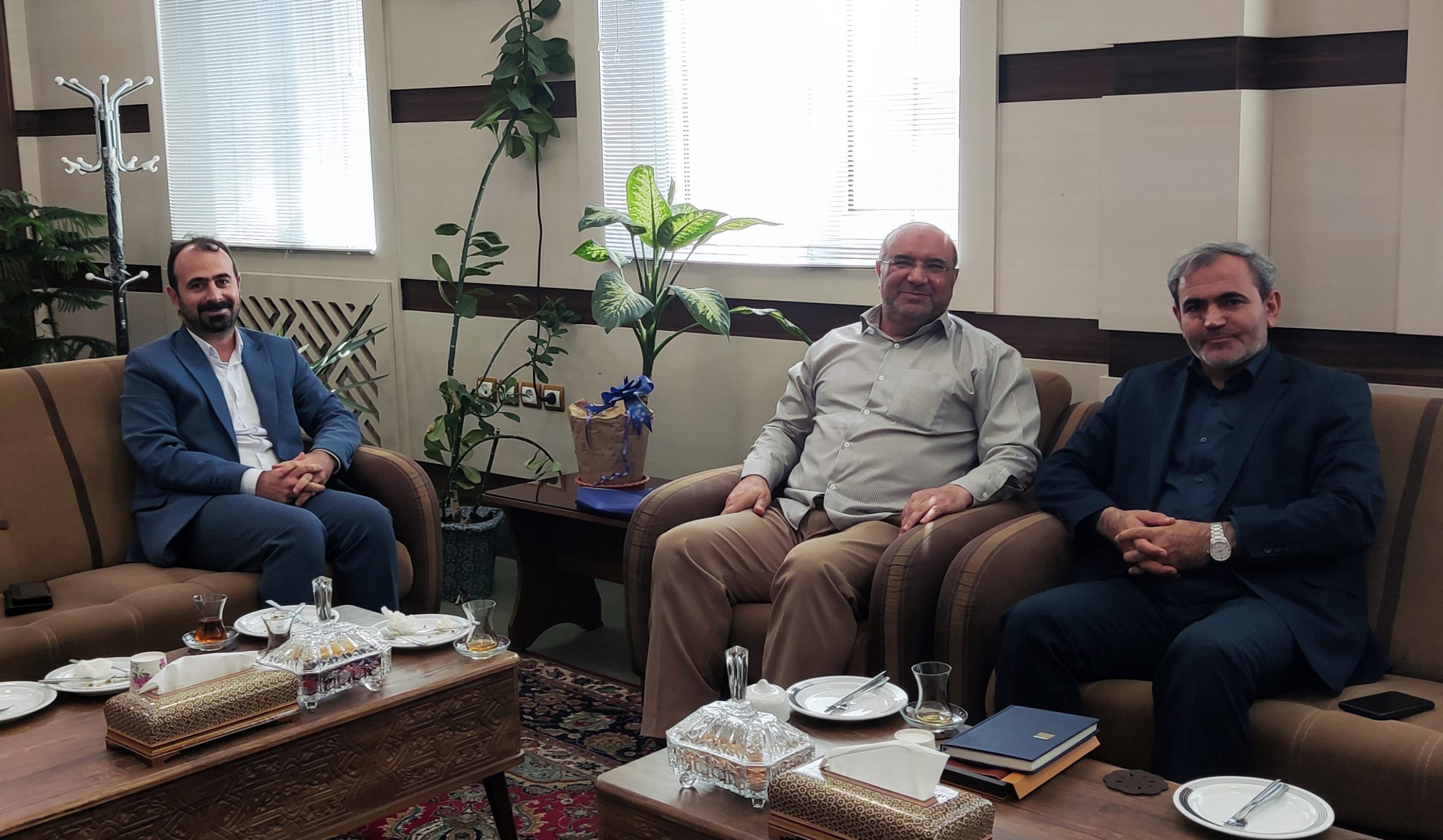 دیدار رییس شورای سیاست‌گذاری انجمن روابط عمومی آذربایجان شرقی با مدیرکل آموزش و پرورش آذربایجان شرقی